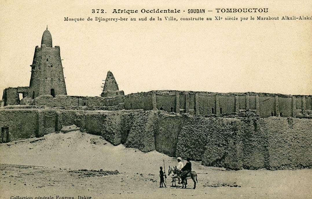 Early twentieth-century photograph of the Djinguereber Mosque in Timbuktu